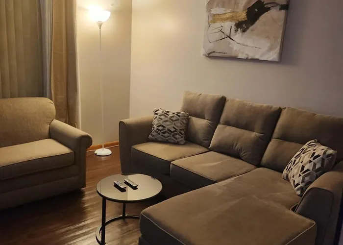 Private Upper 1 Bd Apartment