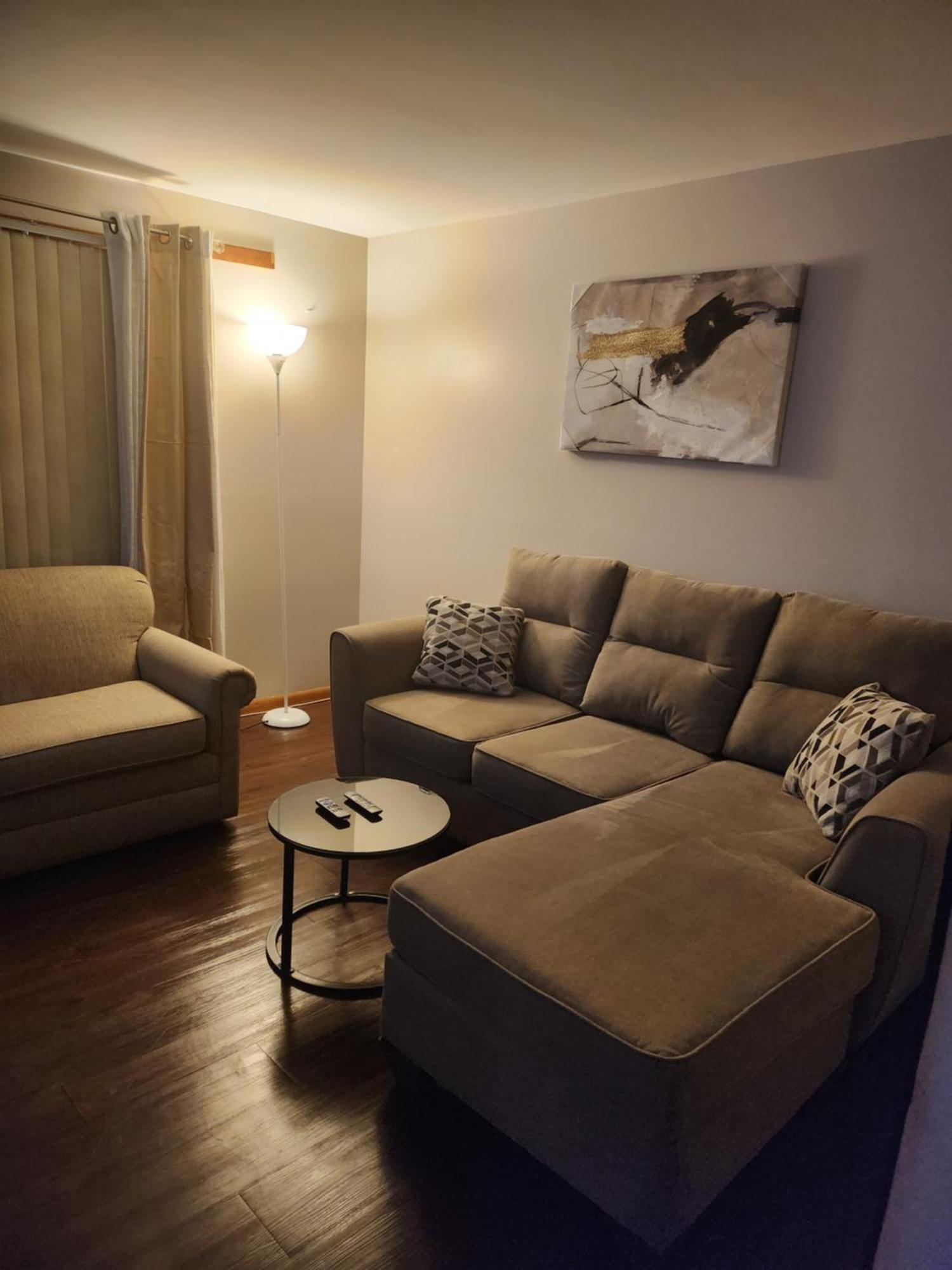 Private Upper 1 Bd Apartment Buffalo